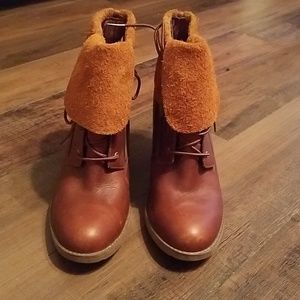 Timberland womens leather booties size 9